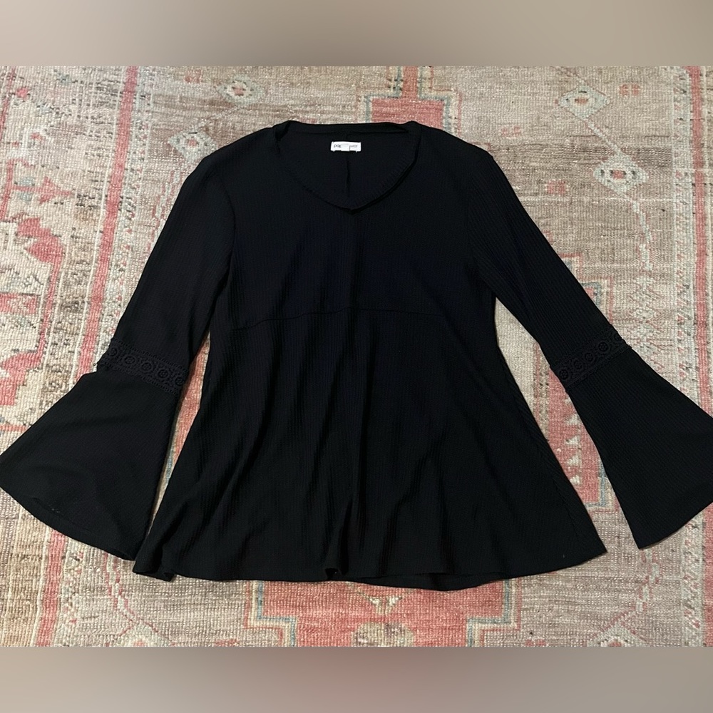 Paperflower black shirt